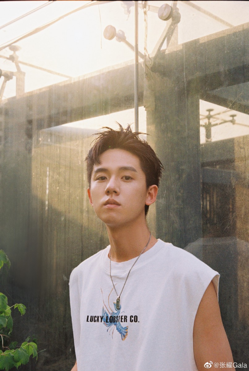 7270fd3cly1gfzt0a9y25j221h31khdy