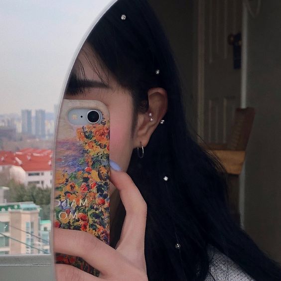 想要给照片套上好看的色调和点缀，除了可以透过GIF、Instagram或iPhone内建调色功能、以及各种修图APP完成...Instagram Story Effect Gallery里面，也有很多让大家「一键调好色调」的好用滤镜，轻松让照片质感UP UP哟！❤️ 话不多说下面马上来给大家私心推荐10+款好用限时动态滤镜，收藏起来随时随地打开Insta Story拍摄模式就能使用喽～