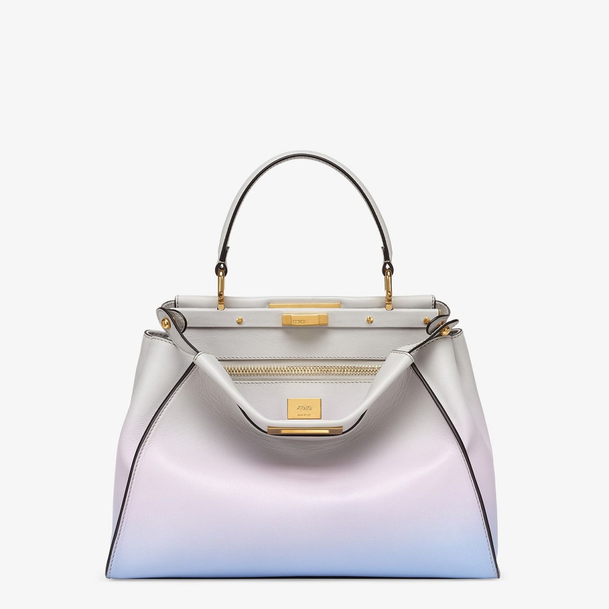 这款Peekaboo Iconic中号手提袋同样有着紫、粉、灰渐变色设计,柔和同色系皮革衬里很加分之余,内里的隔层设计也是出了名的能「装」!除了平日出门必备的多项必需品,塞个小化妆包方便出门补妆也没问题~