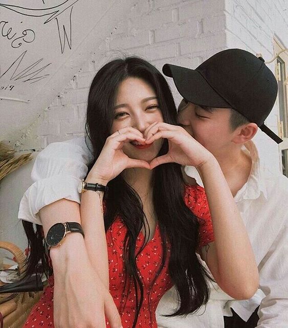 以上画出的5大重点,你身边的那个他都「中枪」了吗?? UP主路远也分享道: 「如果女生喜欢这个男生,就会看不清对方是不是喜欢自己;如果女生不喜欢这个男生,他但凡有一丁点喜欢自己的风吹草动都能轻松分辨!一个男生如果真的喜欢你,一定会让你知道...无论是什么方式。而你之所以会有『他到底是不是喜欢我』的困惑,主要就是因为你对他也开始有好感。」