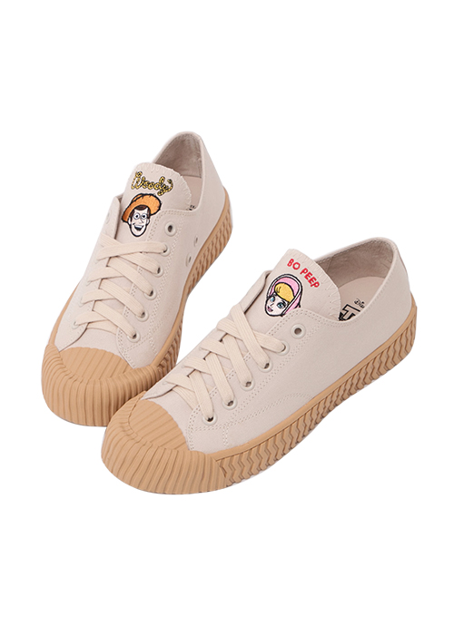 ✨ 百搭奶油饼干卡其色 特别百搭的一款奶油色,初入手饼干鞋的女生绝对可以考虑这双!