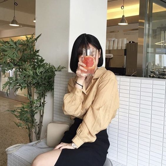 但小编在这里温馨提醒:轻断食法对于不同体质会容易造成反弹效果,所以更建议用蔬果汁搭配少精制淀粉的减脂餐饮,每天采用间歇性断食法在8小时内吃完3餐,瘦身排毒更有持续性效果哟~