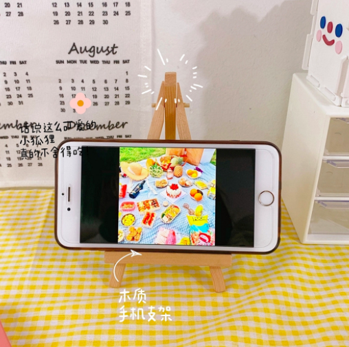 将手机或平板电脑放在支架上,看的时候就不用头低低弯腰驼背喽~ 参考价格 RM1.50 - RM10 >> 链接