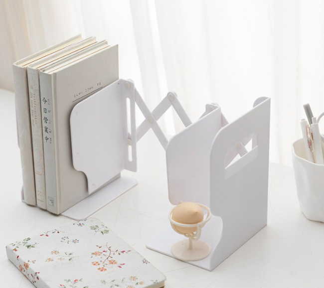 可伸缩的置书架可随时根据需求调整想要的大小,还能固定好桌面上的书本避免东歪西倒搞得桌面杂乱无章~小编私心超推荐这款!参考价格 RM30.75 >> 链接