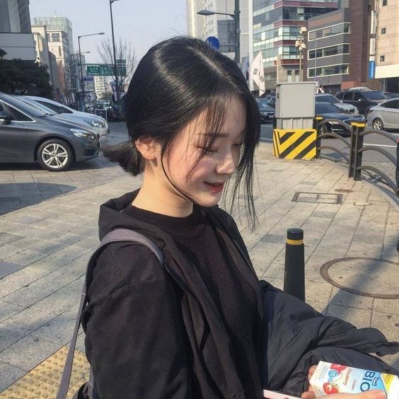 特质(二):观察力强且擅长读懂别人 在一定程度上来说,你对人性看得颇为通透,也很擅长读懂别人的心。日常生活和人际关系互动中你心思细腻,很多时候周围的人还未表达内心所想,观察力强且第六感超群的你已经心里一般都已经有谱了,因此更具备共情能力。