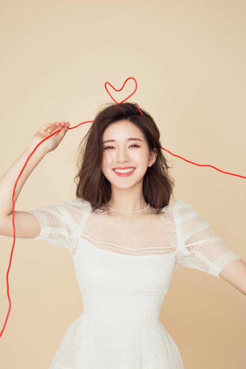 想要变身和「肉丝」一样人缘UP UP、可盐可甜,不妨先从学习她的以下5大衣着穿搭技巧着手,绝对会帮你增添风格感和气质~