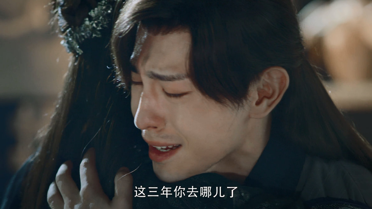 《香蜜沉沉烬如霜》真的太虐太好哭～除了女主角杨紫之外，饰演男主角「旭凤」的邓伦哭戏场面也被大赞教科书级别，粉丝细数他在大结局两集就哭了7次之多！尤其以为自己失而复得却发现眼前的锦觅并非复活、只是化作了自己的一滴泪在眼前消散后崩溃痛哭，这幕真的超扎心、很值得哭掉好几包卫生纸啊 （大哭）