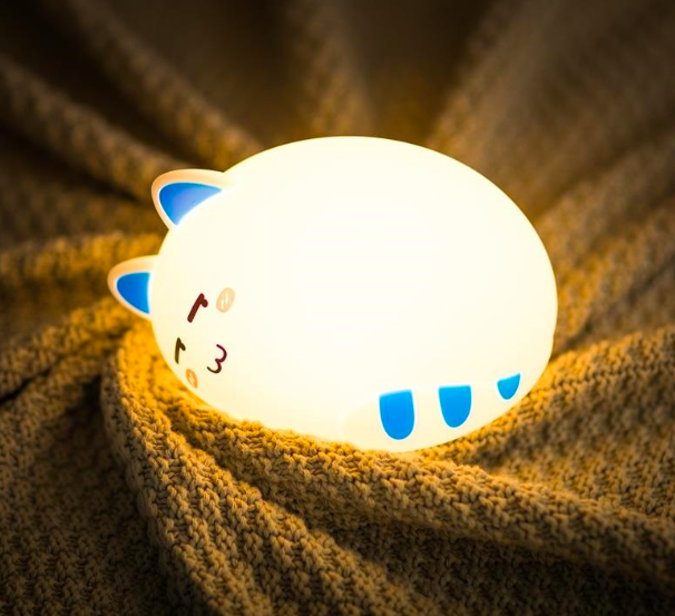 硅胶「拍拍夜灯」轻拍就能开关,随手还能捏一捏这只贱萌猫咪超疏压的啦 ?❤️ RM23.88 >> 链接