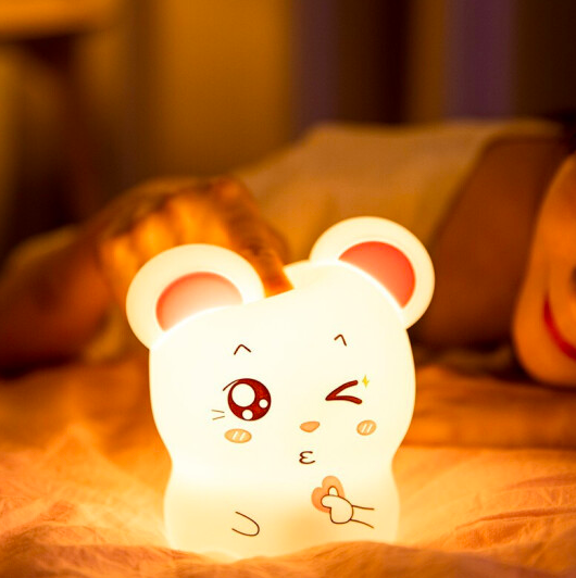 比心小老鼠布置造型可爱,还附有遥控开关超贴心的说~RM28.88 >> 链接