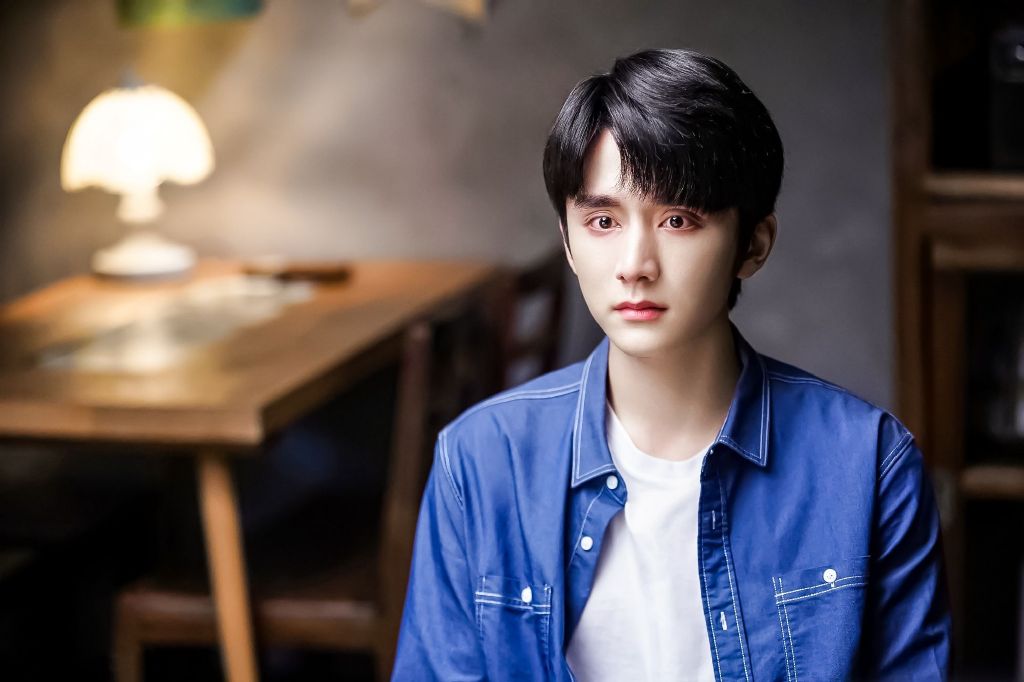 微博博主点评道：「他（贺子秋）的伤心无关于李尖尖的爱情归属了凌霄，而是他还暂时不懂，为什么都是哥哥，李尖尖更偏心凌霄？所以他自然而然把李尖尖对凌霄的爱情与李尖尖更爱凌霄这两个概念划上了等号。」超级令人心疼的小哥贺子秋惹得不少网民狂呼：「没有人要你，我要你啊子秋～」、「小哥不哭，想给你抱抱」