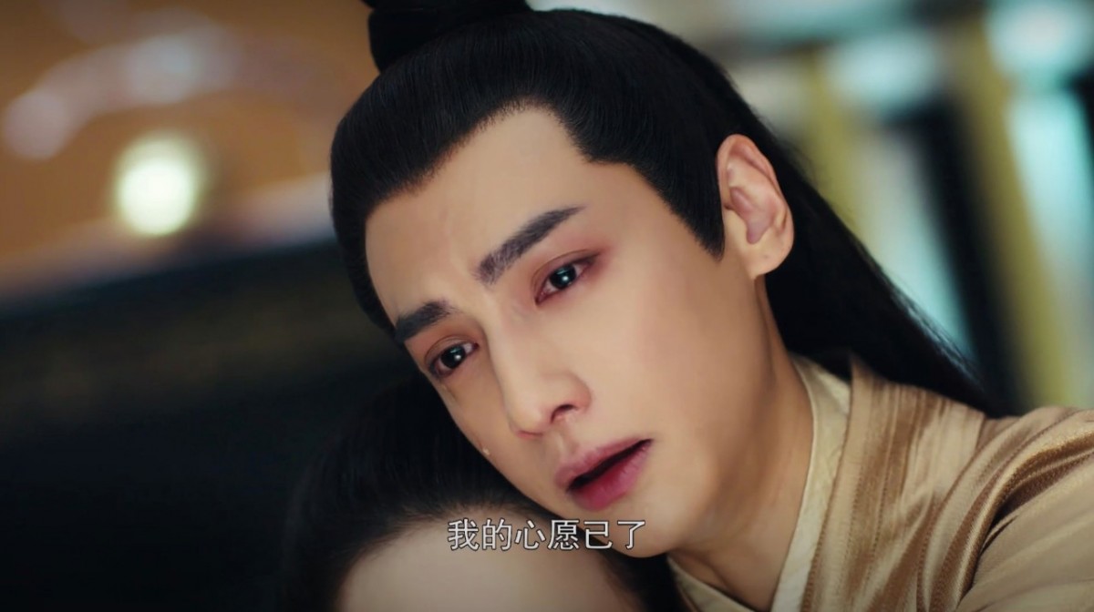 《白发》容齐（罗云熙 饰） 如果说《香蜜沉沉烬如霜》中罗云熙饰演的润玉很悲惨，那么《白发》中他绝对是惨上加惨！剧中他爱上了自己的妹妹，被迫将他推向别人怀中并设计她，无法对妹妹做出任何解释只能默默承受对方对自己的怨恨和误解，之后还被自己的幕后下毒！难怪罗云熙会被网民称作「悲情男二专业户」啊～