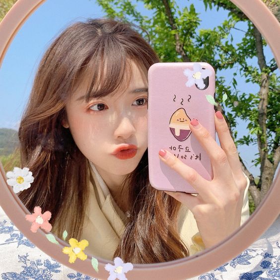 Instagram Story Filter Effect除了能给限时动态照片套上质感文字、好看色调,不少自拍滤镜还自带美颜效果+超可爱特效,完全不用多花时间P图、一键就能拍出好看Selfie~