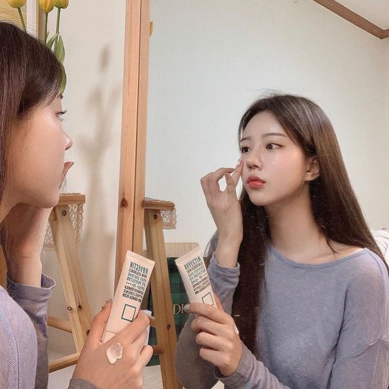 保养品的护肤手势