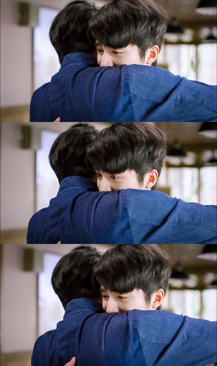 ✨归国后给李爸下跪磕头和深深拥抱，「父子情」一幕让观众秒泪奔