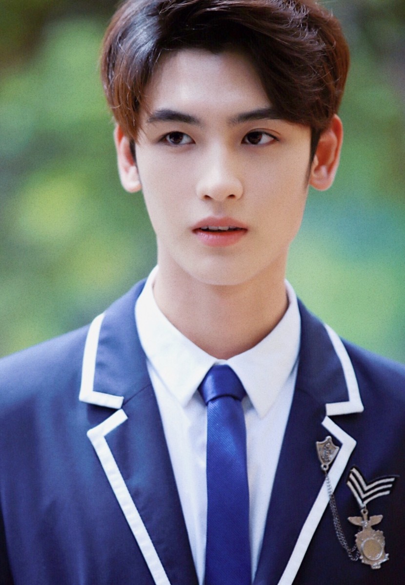 黄俊杰校服男神