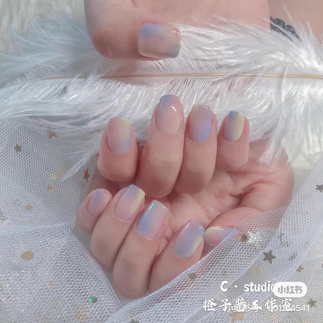 ▲ 唯美如晚霞天空的超唯美嫩粉粉晕染设计,特别适合短甲Girls!