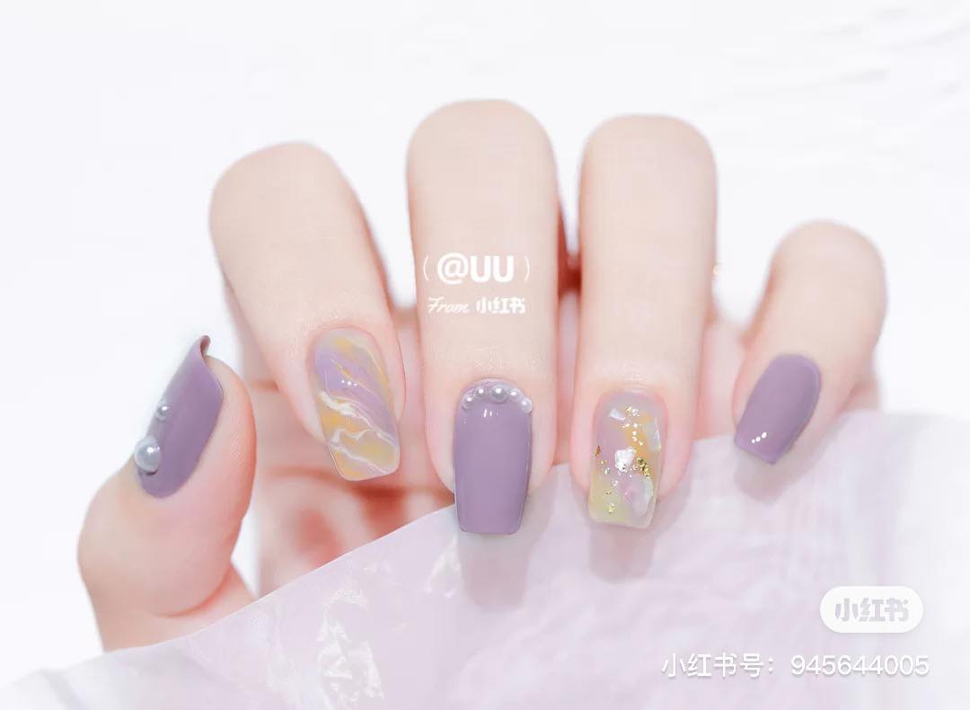 ▲ 香芋紫x奶油黄色莫名很相衬呢~配上小珍珠、金箔和薄贝壳片点缀美感UP!