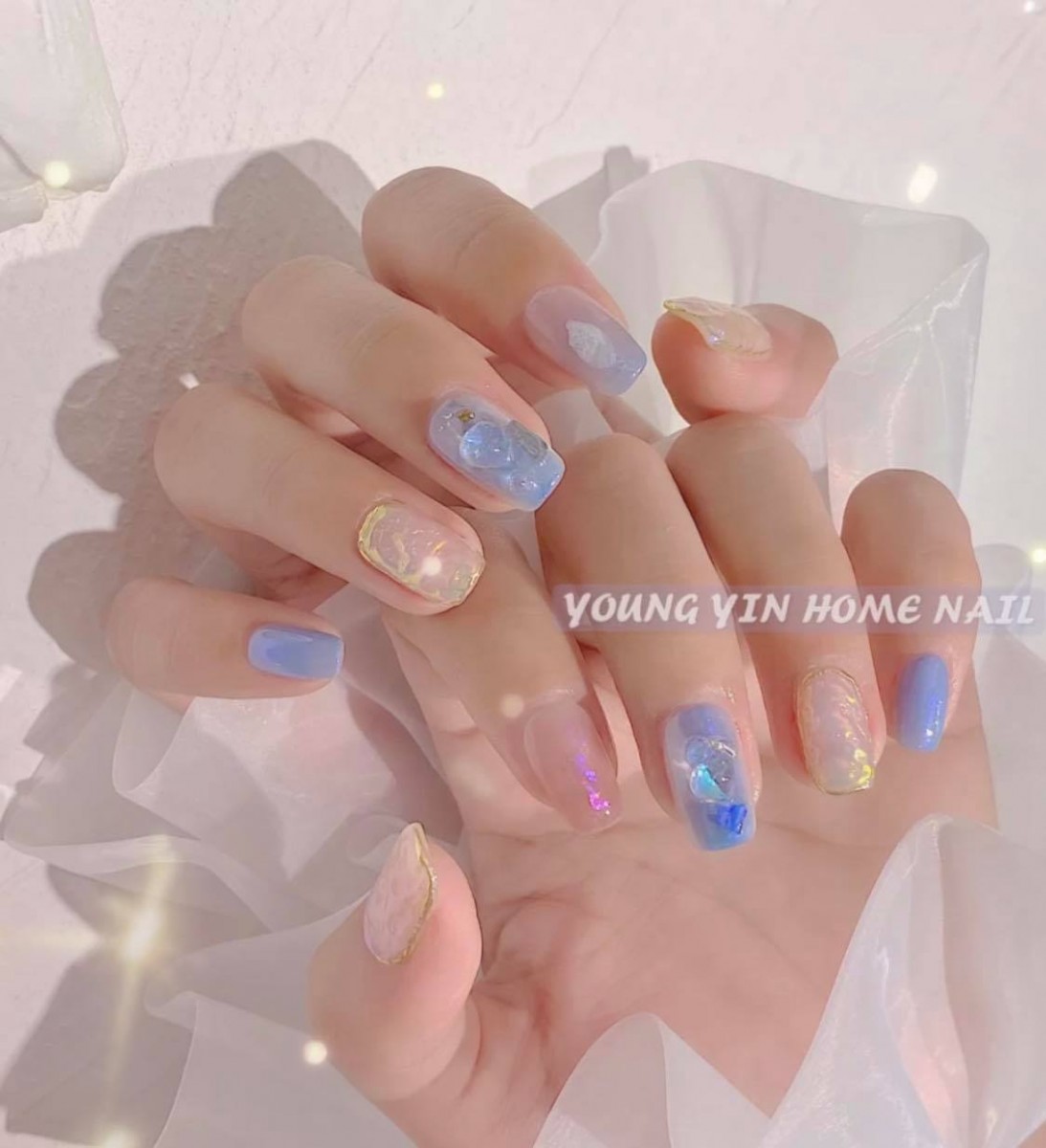 ▲ 这样的色调搭配,特别像黄昏阳光照射在大海上、海面一片波光粼粼即视感~