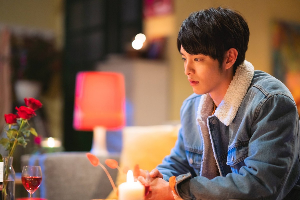 在爱情里,先给爱的人不可悲;无法爱人才是。