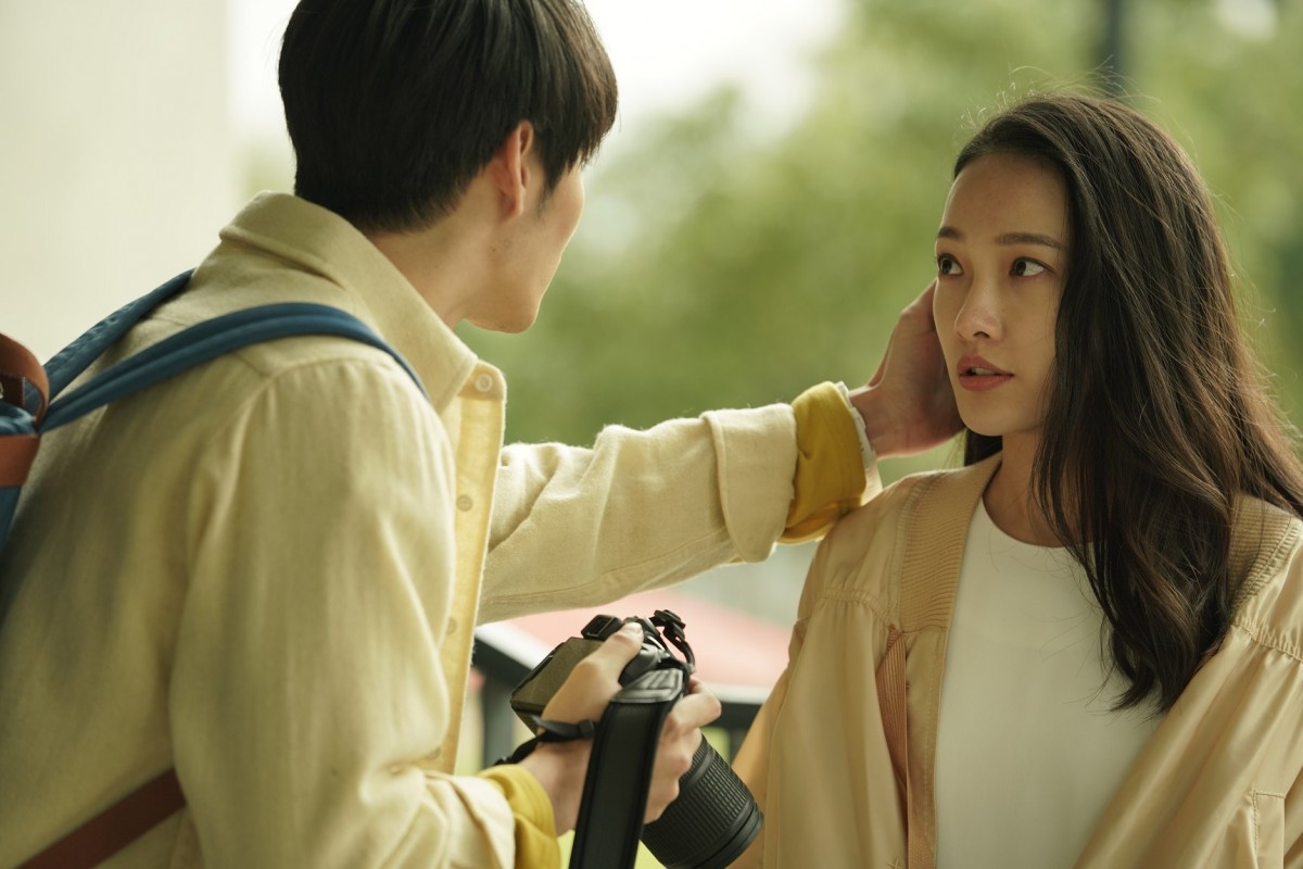 你觉得我们是不同世界的人?没关系啊,我可以去你的世界。