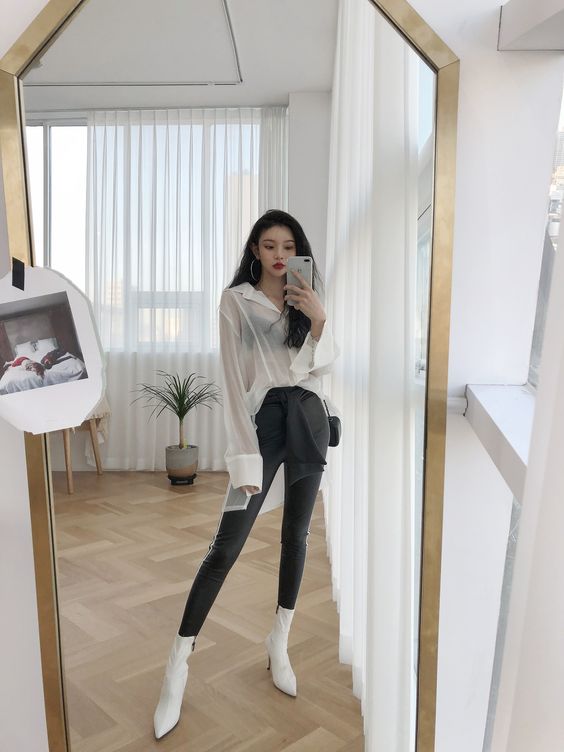 想要瘦腿的Girls赶快放下手机和零食(敲)今晚起给自己设定每日运动小目标吧;只要每天坚持锻炼,即便是懒人运动也能达到很好的瘦身成果哟!❤️