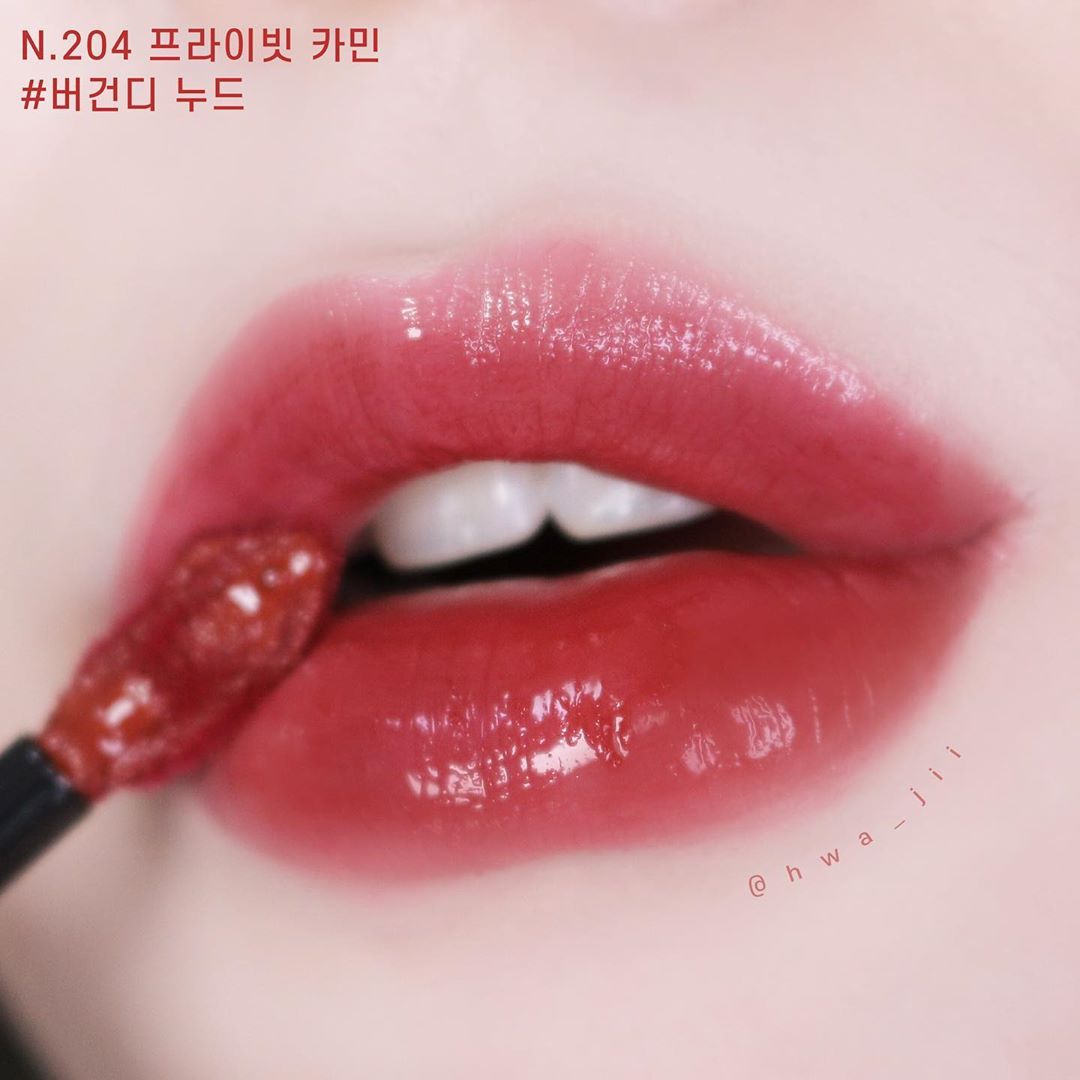 新品粉金管 #204 勃艮第酒红玫瑰色 黄皮白皮女孩都能驾驭的一款超唯美酒红玫瑰色,完美拿捏在御姐与小女人之间的feel~绝对是本系列最斩男色号!