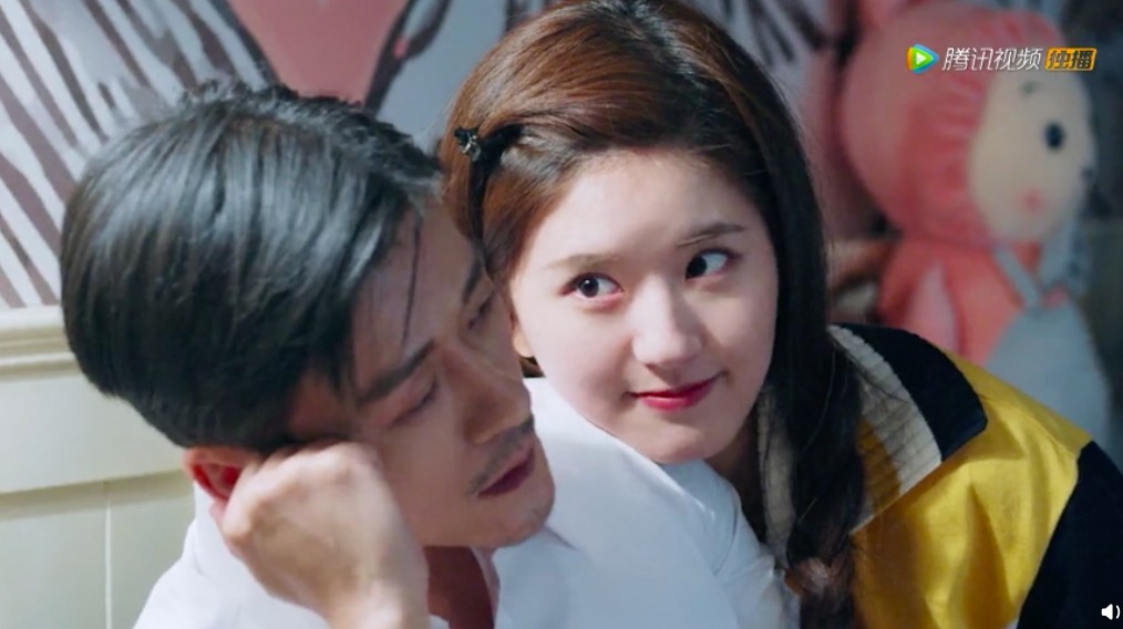 尤其低音炮傲娇大叔路晋面对搞怪闯祸精萝莉时一副「无可奈何只能宠着」的模样，叔控女生们表示：根本太撩心了吧！？