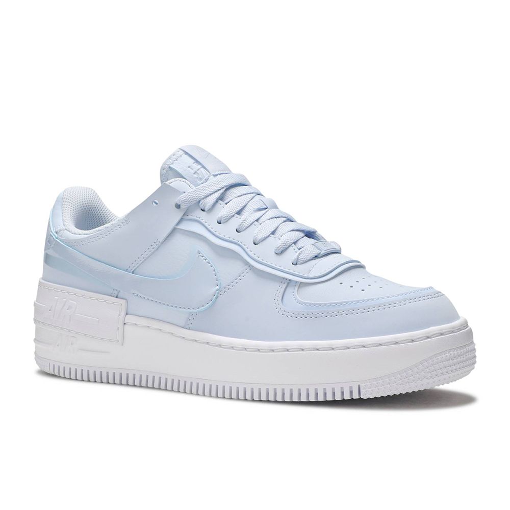 ✨ 可盐可甜宝宝蓝色 NIke Air Force 1 Shadow Hydrogen Blue 像极了蓝天白云的超和谐疗愈配色,甜美减龄之余还超百搭!绝对是颜值+实穿性都超能打的高CP值款吖~