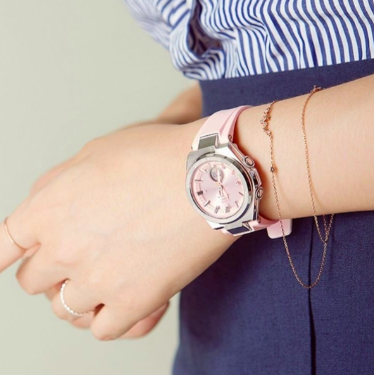 ✨ CASIO BABY-G Women Watch MSG-S200-4ADR 率性耀目 #玫瑰金 : 表壳表盘以及表扣都有着特别有质感的金属元素,玫瑰金色系特别摩登有魅力!想要找寻Casual精致型腕表的Girls可以考虑入这款~ RM1,051 >> 链接