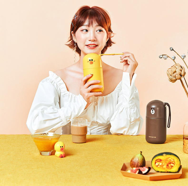 双盖配置多用途豆浆/果汁饮料杯:可以制作冷饮热饮之余,还能用换上内附的另一款焖烧盖制作热粥、糖水,是想养成健康饮食的女生、上班族或住宿舍的学生党很值得拥有的一款多功能饮料杯吖!参考价格 RM213.89 >> 链接