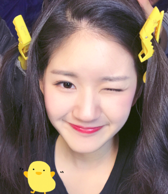 护发秘诀（三）：头发不要扎太紧 想要改善脱发记得不要把头发扎太紧～也可以睡前给头部做做按摩、用按摩梳子梳梳头，促进头皮血液循环～