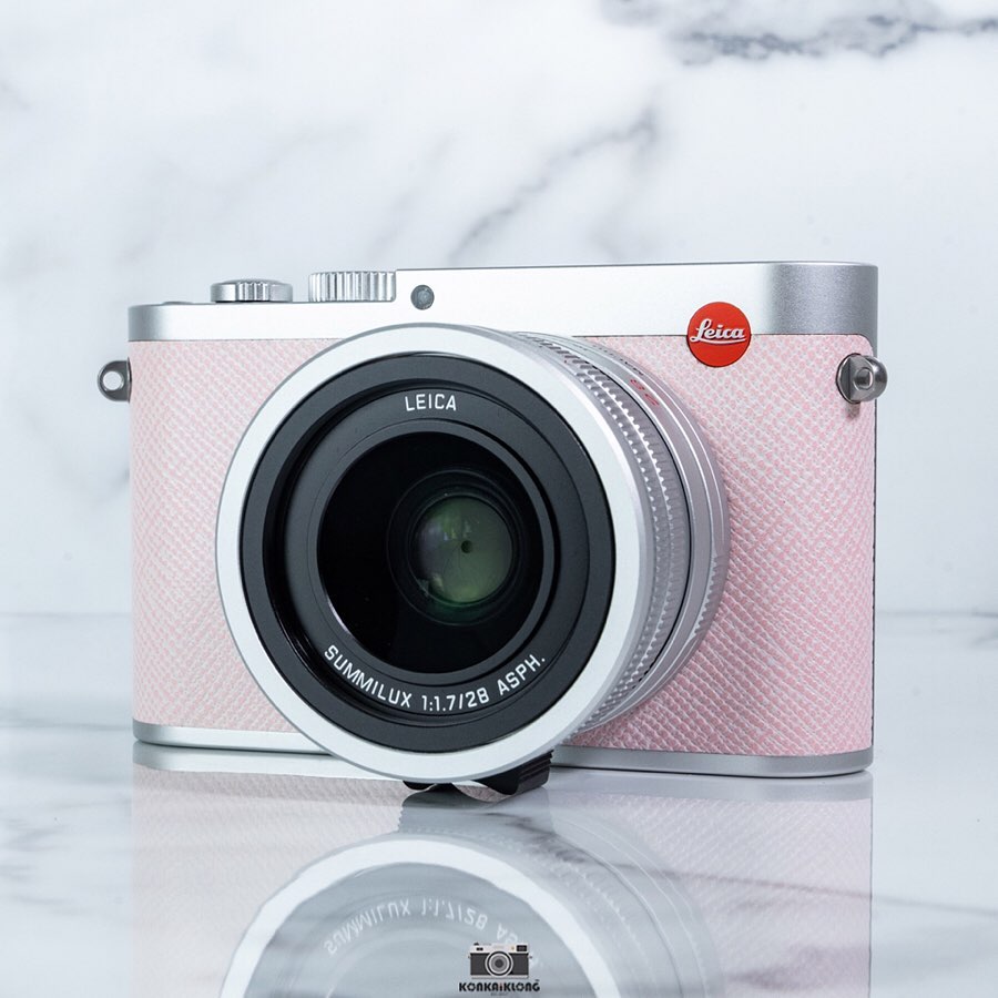 leica camera pink