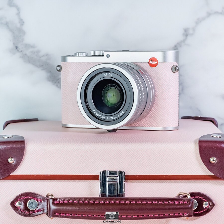 leica pink camera 4