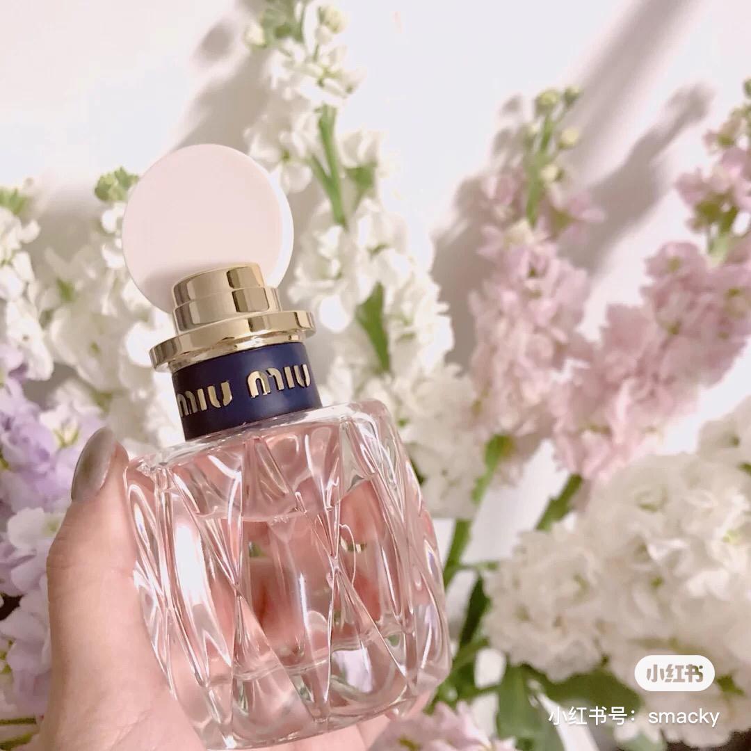 miumiu 柔嫩粉