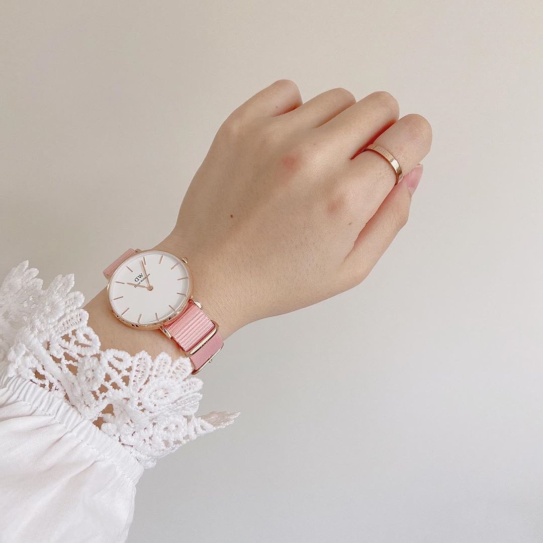 「樱花粉」腕表