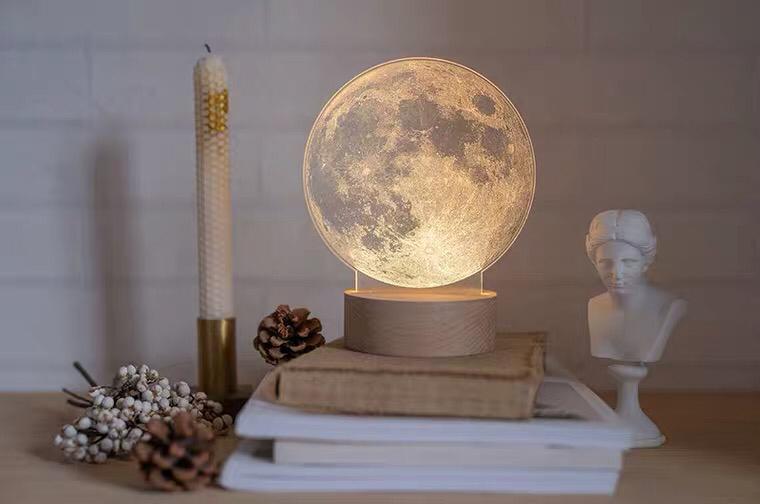 月球小夜灯