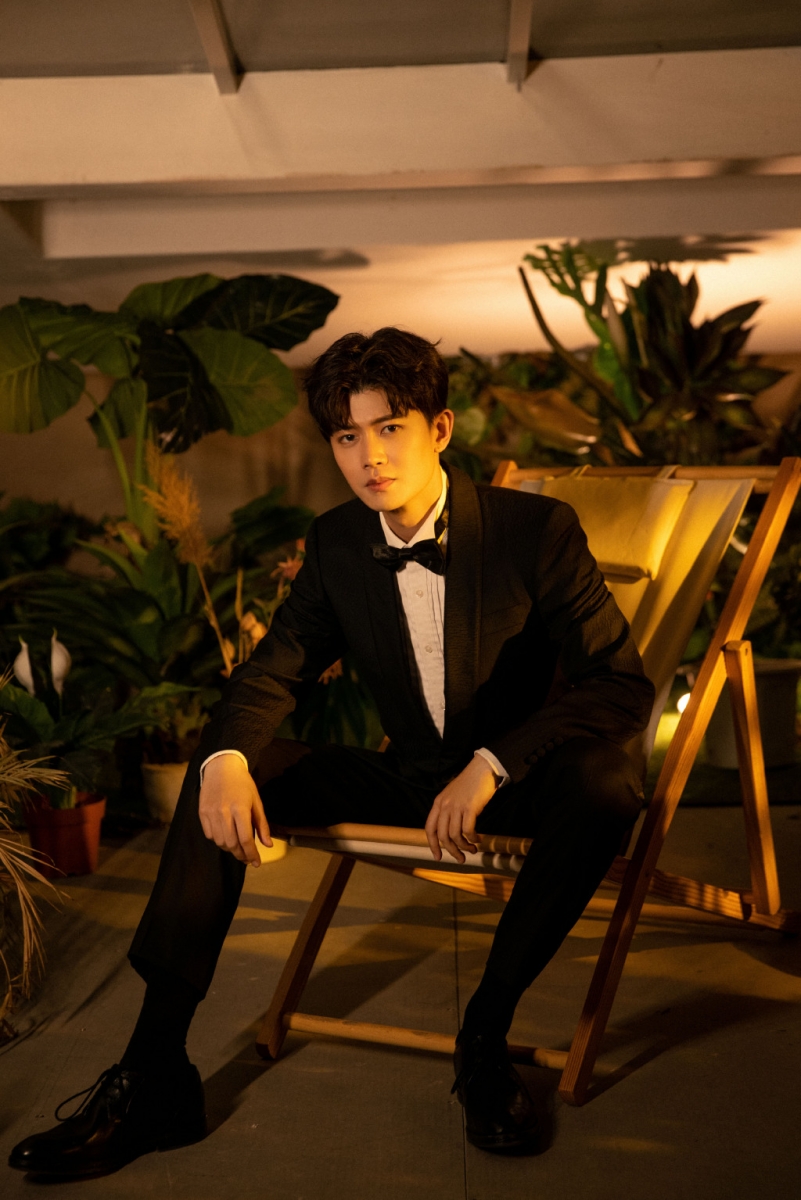 ✨任嘉伦「隐藏技能」:曾是乒乓运动员、唱跳实力MAX 今年凭借《锦衣之下》、《暮白首》、《秋蝉》狂霸屏的影视男神任嘉伦,出道前曾练习了9年乒乓球,后因伤势无奈告别球台、没有正式成为国家运动员。之后他在韩国担任练习生进行唱跳培训,是能演能跳能唱的精神小伙一枚吖!❤️