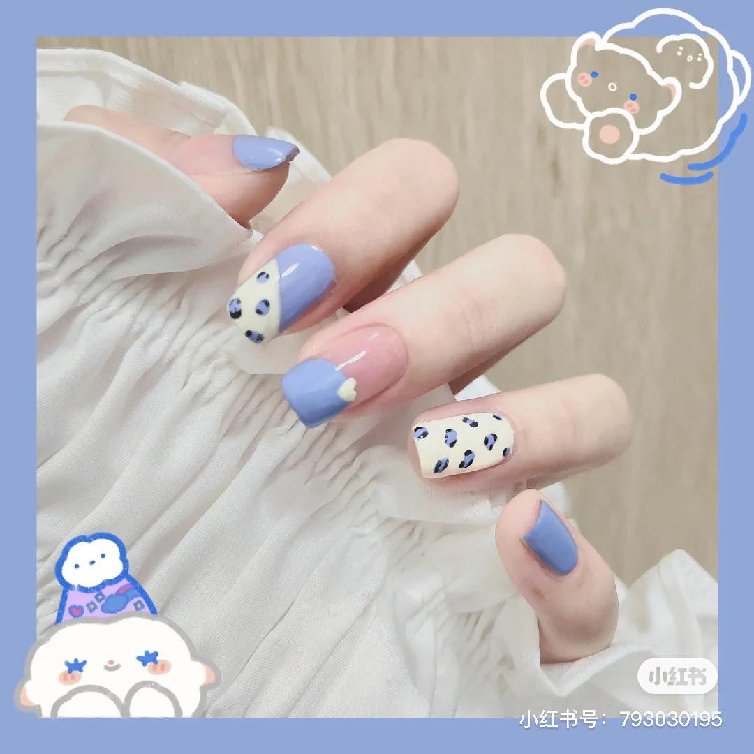 喜欢可爱风格的Girls不妨考虑Pick类似这样的设计~奶乎乎的奶霜白x奶蓝色系,添上豹纹和小爱心可爱度炸裂!