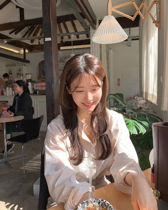 10、学会独处,一个人也要过得精致、充实而有趣~闲暇时间可以多培养兴趣爱好;多看书和电影也能帮助让思路更清晰、说话更有深度和内涵。 11、不把爱情看得比自己本身还重要,要记住结婚生子只是人生选择,不是你的全部人生!你,才是你自己人生的主角~