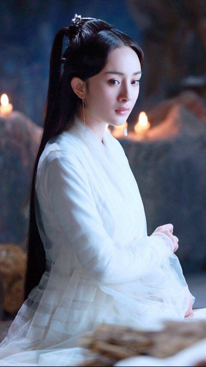 TOP 6 :杨幂《三生三世十里桃花》白浅(82868票) 《三生三世十里桃花》中杨幂饰演的青丘帝姬白浅作为素素时期被虐惨,让多少Girls跟随姑姑的起起伏伏心疼+哭奔~后来恢复记忆后白浅上神发威,从素锦那里超飒夺回眼睛…大女主操作让剧迷们高呼超深刻、看得超痛快!当时小编真的反复重看了这一段N多次啊(笑)