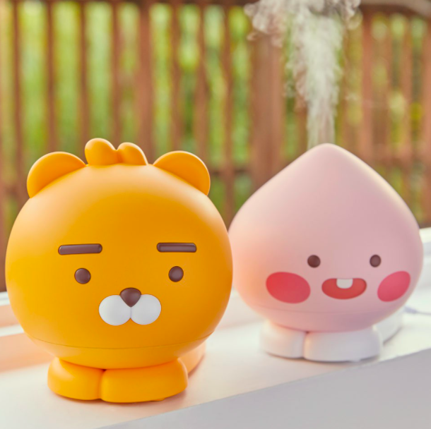 ✨ KAKAO FRIENDS 莱恩、屁桃加湿器 乍看好像头顶在冒烟的趴趴莱恩加湿器根本地表最萌有木有！（笑）掀开莱恩的头就能给加湿器加水，还能调节加湿强度～除了莱恩造型以外还有KAKAO FRIENDS里的可爱屁桃款可选～ RM259.90 >> 链接
