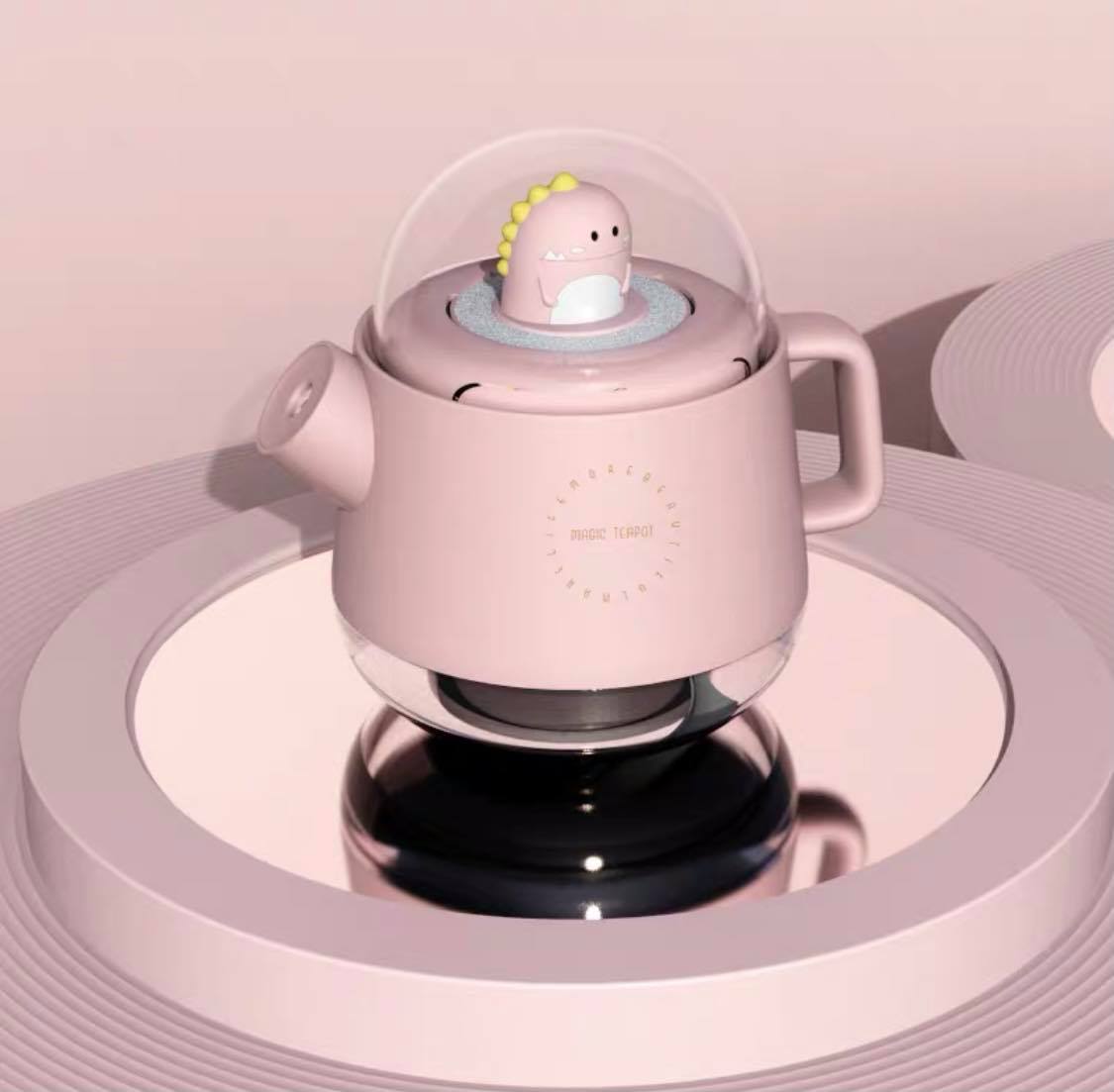 ✨可爱小水壶加湿器+小夜灯 独角兽、小恐龙款式都超级精致！水仓容量约360ml、喷雾时长可达9小时，还有暖光灯和七彩灯选项当小夜灯使用～想要空间弥漫香气，掀开透明盖子往卡通周围的香薰棉片滴几滴香薰精油即可。RM60 >> 链接