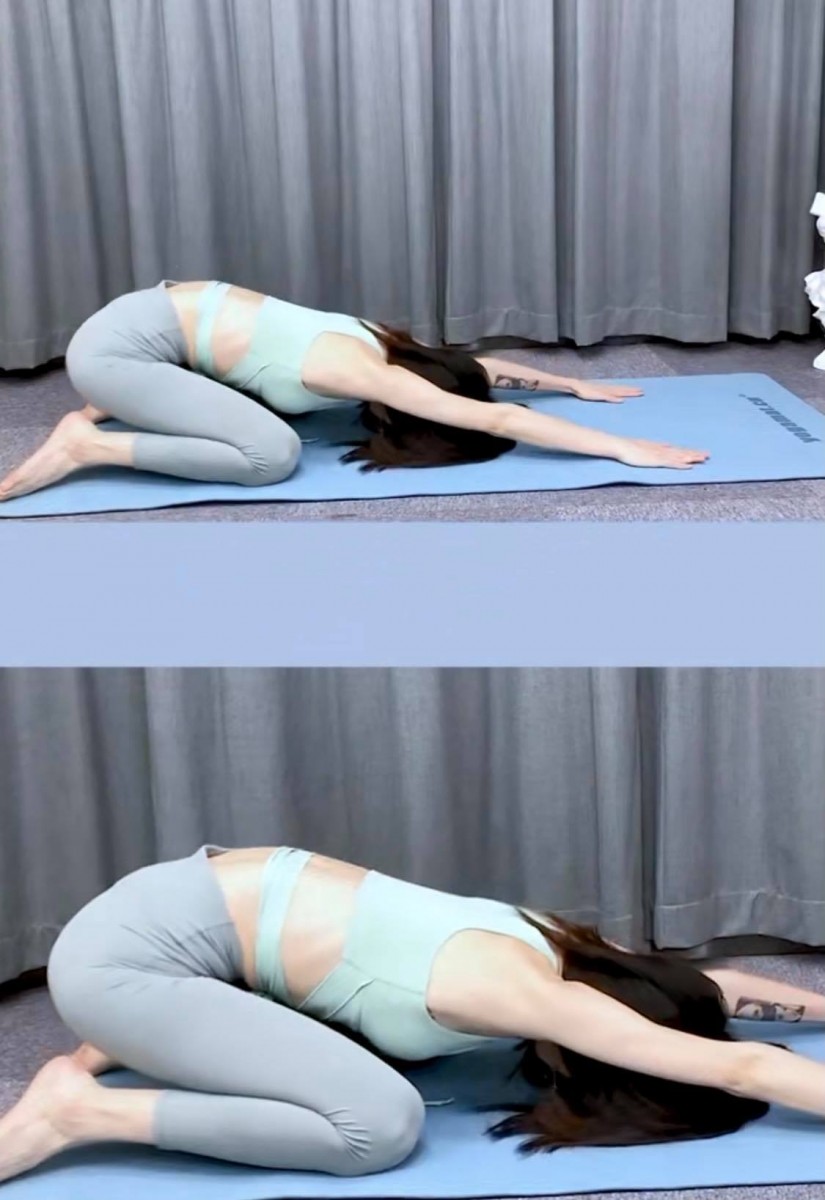 ✨ 动作(一):瘦腿+瘦手臂+瘦肚子 首先俯身趴在瑜伽垫上,双腿迈开至距离与肩同宽。双手手掌、大腿至膝盖、脚背碰触地面,用手臂力量撑起上半身的同时头部往后仰; 接着双手和双腿维持在相同位置上,身体上抬后面朝下、臀部往后坐,呈跪趴姿势。