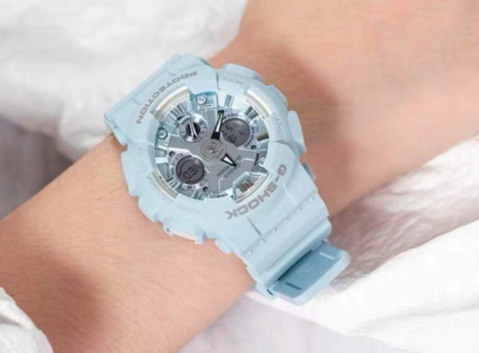 爆击少女心Baby Blue G-Shock GMA-S120DP-2ADR (RM915) >> 链接 在小红书上爆火的超温柔宝宝蓝色手表,相比起女孩感的粉色系更中性一些,但依然柔美范儿十足,完美诠释「可盐可甜」魅力~