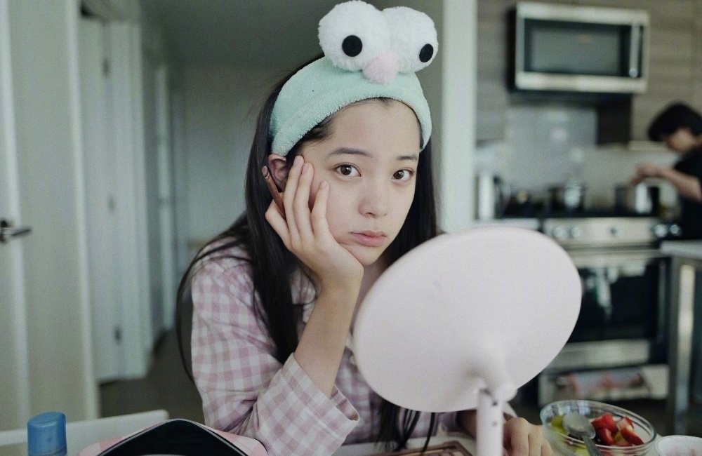 洗脸不能随随便便搓揉几下就算搞定!今天来和女生们分享欧阳娜娜的正确洗脸步骤,从养成正确洗脸方法做起才能为皮肤打好基础,和娜比一起养成无惧素颜的干净光滑少女肌肤!