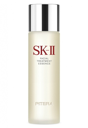 SK-II Facial Treatment Essence 神仙水 | 精华水质地特别适合用于湿敷,比如赵露思就曾在小红书上分享过自己特别爱用它来做湿敷,已经空瓶了好多瓶呢!