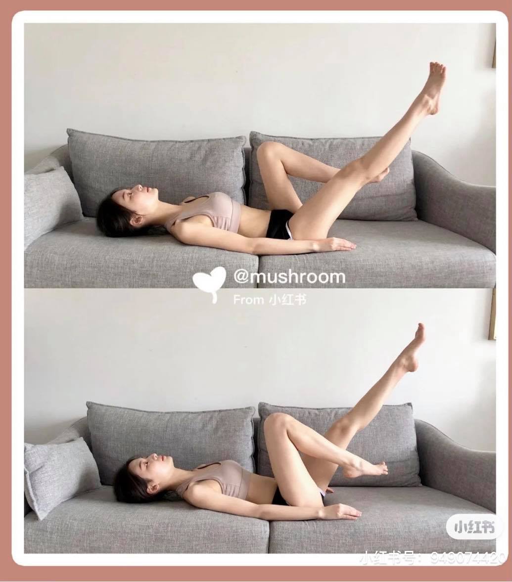 ✨吴昕瘦腿Tips 1 ：抬腿、空中脚踏车，瘦腿超级有效  吴昕曾在节目中分享「高抬腿」和「空中脚踏车」动作对瘦腿特别见效～做法很简单：仰卧在床上或瑜伽垫上，将双腿抬起伸直，坚持5-10分钟；之后做「骑脚踏车」般的空中蹬腿动作，有时间的话伸直会踩上10-20分钟，不仅瘦腿还能帮助瘦小腹～边滑手机也能边轻松的这款懒人运动，不爱运动的集美一定要给它坚持练起来吖 ?