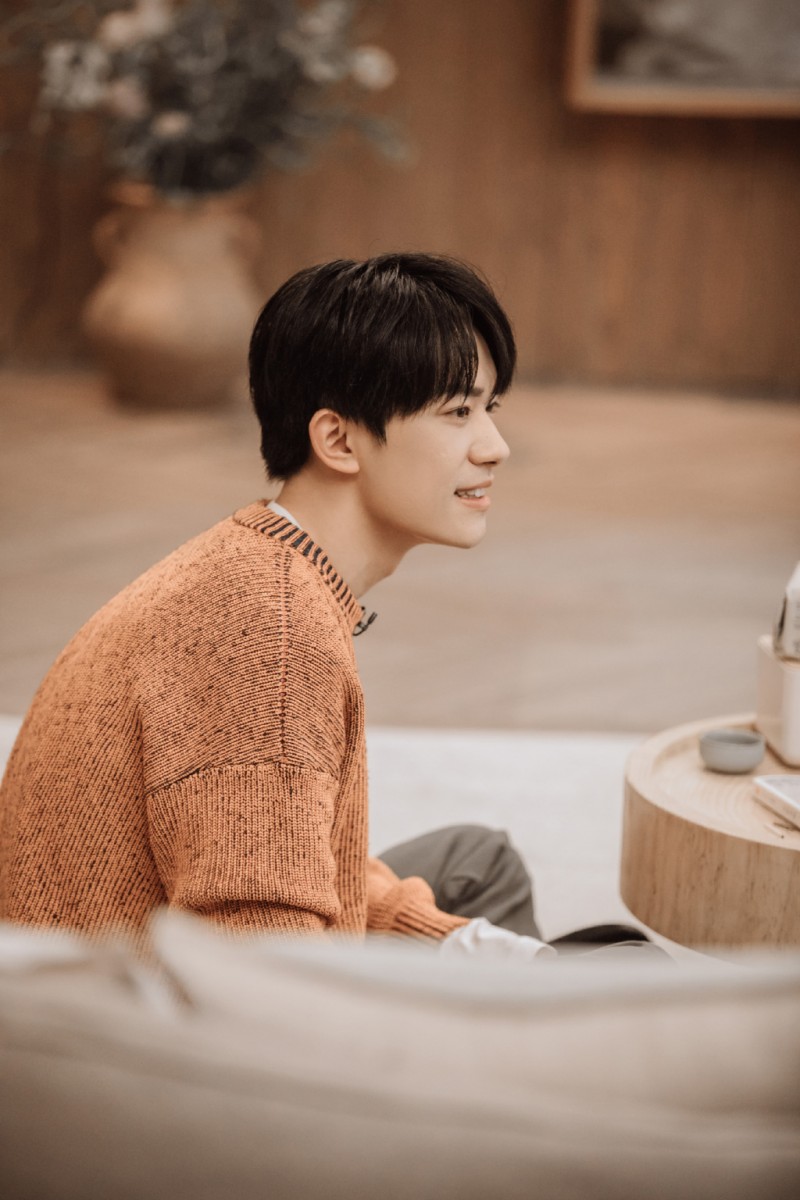 6、你一定要比现在更努力,才可以让那些流言蜚语变得不痛不痒。 7、只有自己能对自己完全负责,不要让自己失望。