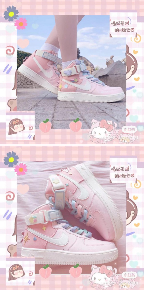 Nike Air Force 1 Utility 樱花粉拼接 绝美程度根本太惊艳!深浅度不一的樱花粉配色、加上奶霜白色中底整体色调和谐柔美;但廓形上又特别率性,可爱感和酷美感综合得特别棒~博主 @ 戴戴不吃香菜 在鞋面上增添了一点刺绣拼贴,更加少女心炸裂!