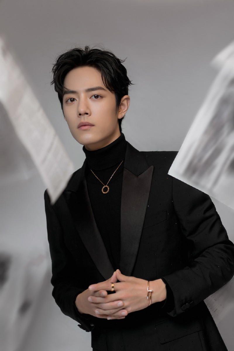 TOP 2:肖战 即使近期没有新作上线,待播作品《余生请多指教》也未有播出消息,但肖战的网络影响力持续居高不下、仍旧是圈中人气顶流!目前他和黄景瑜领衔主演的双男主大剧《王牌》正在如火如荼拍摄中,期待很快可以看到肖战的强势复出~